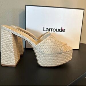 NIB Larroude Dolly Platform Sandal Mule Chunky Block Heel Natural Raffia Size 10